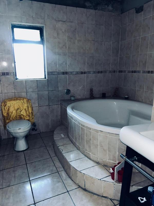 4 Bedroom Property for Sale in Malibu Village Western Cape